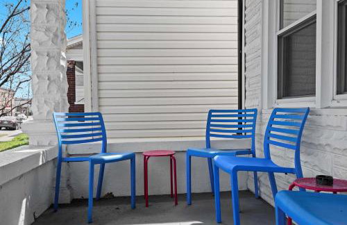 Cozy Downtown Stay w Private Backyard & Parking - Foto 52