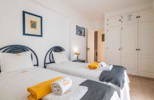 Villa Oasis, Piscina, Jacuzzi, Ténis e Praias! - Foto 32