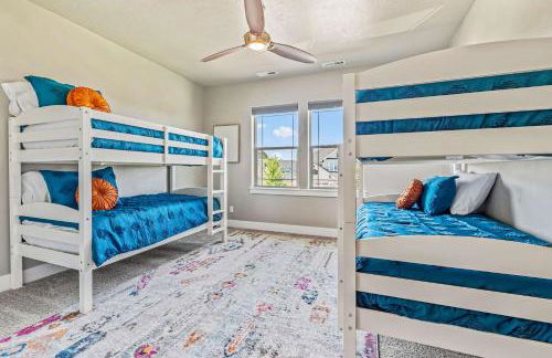 Modern 5BR Retreat with Hot Tub Cold Plunge & Park - Foto 25