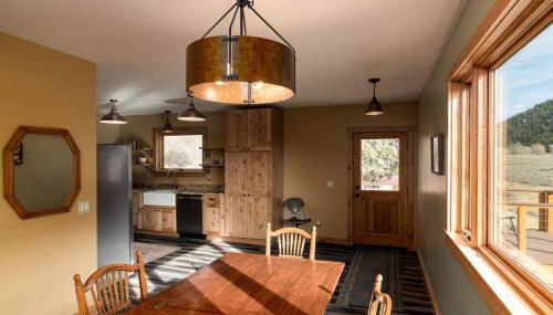 Triumph Ranch Farm House - Photo 4