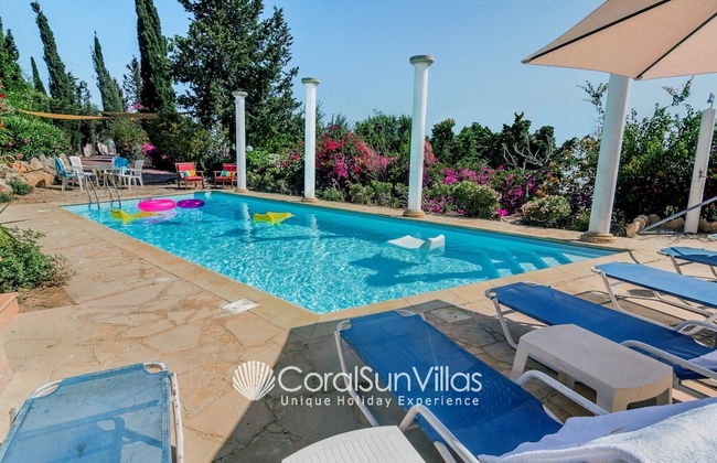 Wonderful Quiet Area, Completely Privacy, Large Private Pool, Colourful Garden - Foto 34