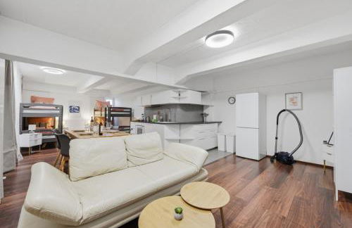 Yello Homes - Tiny Loft - 4 Personen - Flughafen - Foto 20