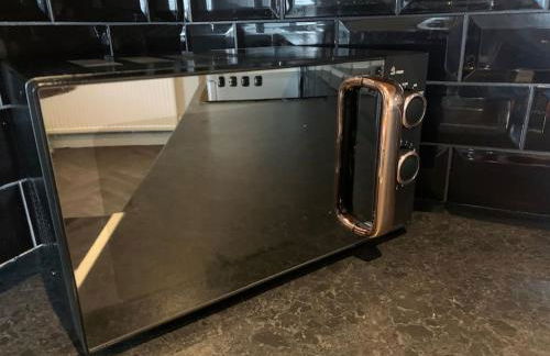 Fantastic Large 2 X Bedroom Flat, Free Parking - Photo 7