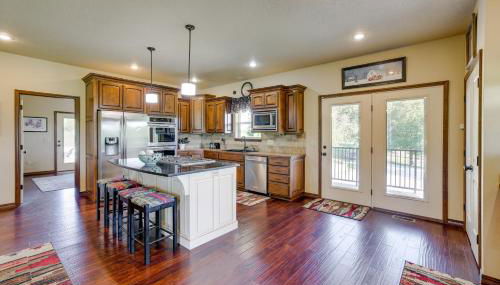 Neosho Home on 90 Acres with Private Pool and Fire Pit - Foto 4