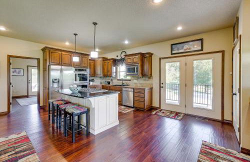 Neosho Home on 90 Acres with Private Pool and Fire Pit - Foto 4