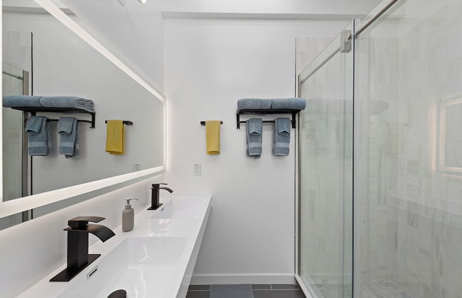 Stylish & Spacious Retreat in Downtown Bellevue - Foto 17