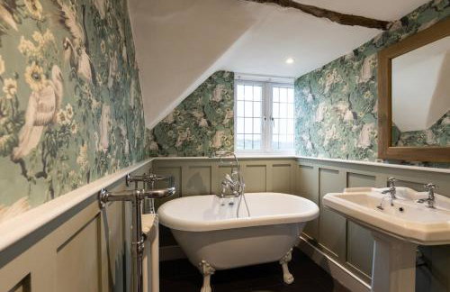 Riverside Manor - Photo 32