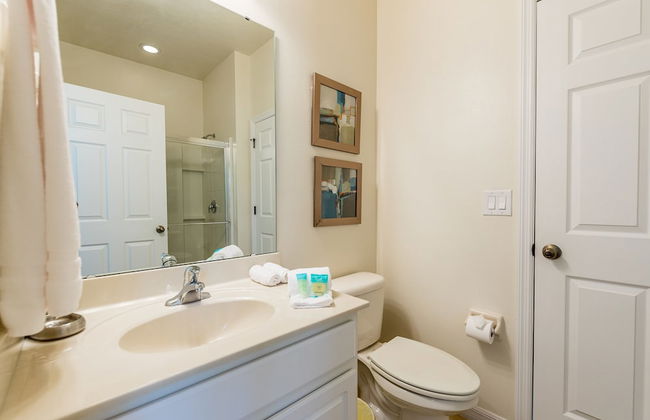 Fantastic Townhome with Pvt Pool and Lake view near Disney by RedAwning - Foto 13