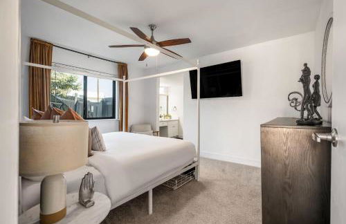 The Orange Door - Unit A - Heated Plunge Pool - Photo 19