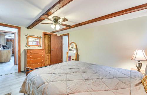 Lake-View Cabin with Furnished Deck in Hadley! - Foto 12