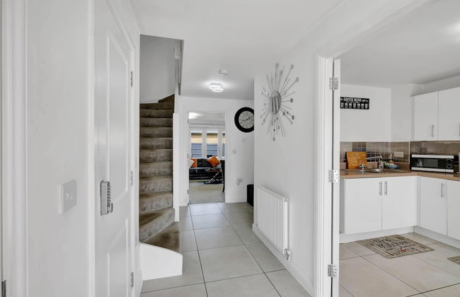 3 Bedroom and 2 Bath House with Balcony - Foto 39