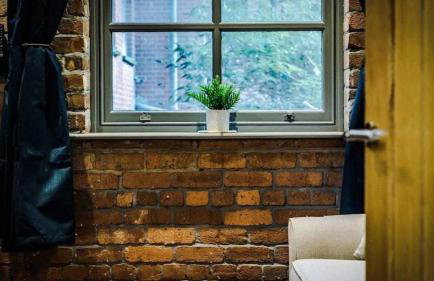 Central Warehouse Apt - Sleeps 8, Pet Friendly - Photo 17