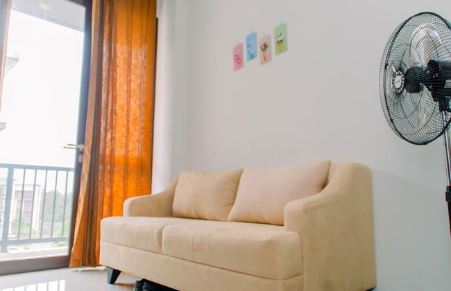 Spacious And Homey 2Br At Asatti Apartment - Foto 9