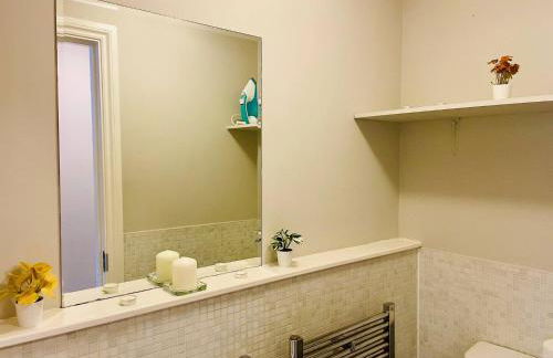 2 Bedroom House Central London - Free Parking - Foto 14