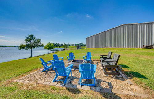 Van Vacation Retreat with Private 300-Acre Lake! - Photo 29