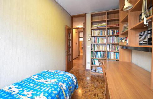 3 Bedroom Amazing Apartment In Lamon - Foto 14