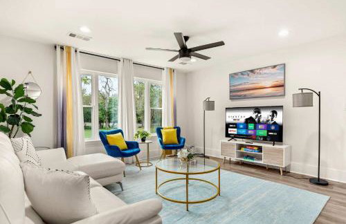 Manchaca 4 bedroom sleeps 10 Pool and Hot tub - Photo 18