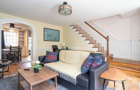 Spacious 4BR CozySuites in Old Town Alexandria - Foto 1