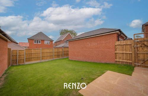 Spacious and Lovely 4-bed Home in Castle Donington by Renzo, Sleeps 6! - Photo 33