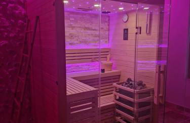 L'audacieuse-Jacuzzi et sauna , miroir suspendu - Foto 2