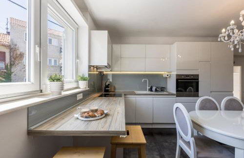 Central Park Apartment with Terrace - Photo 1