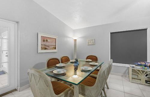 Sun and Fun- Dolphin Diversion - Photo 32