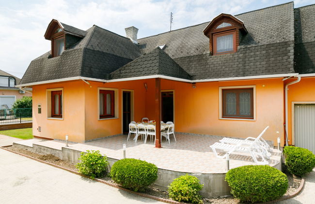 4 bedroom House in Balatonszárszó with private pool and garden - Photo 42