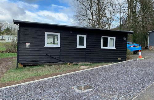Stunning 3 Bed Riverside Cabin in Snowdonia - Photo 56