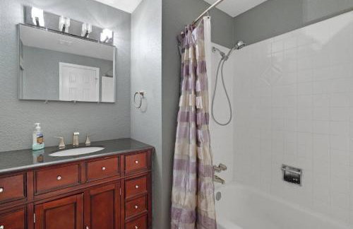 Arvada Retreat + 6 BD + Movie Theater - Photo 40