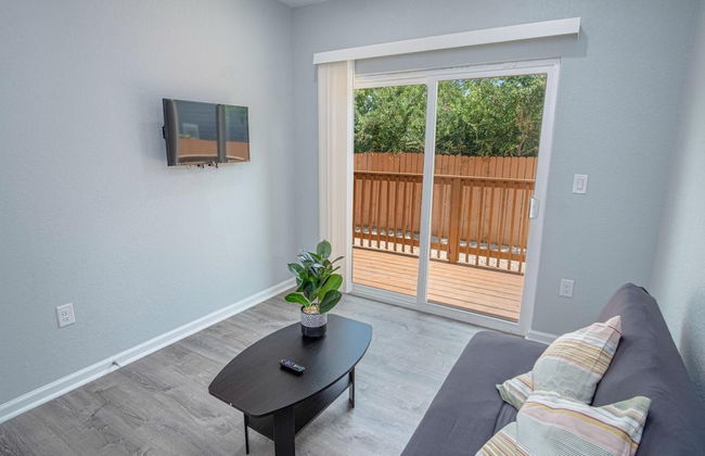 Newly Remodeled 4BR 2BA Near Amazing Downtown - Photo 11