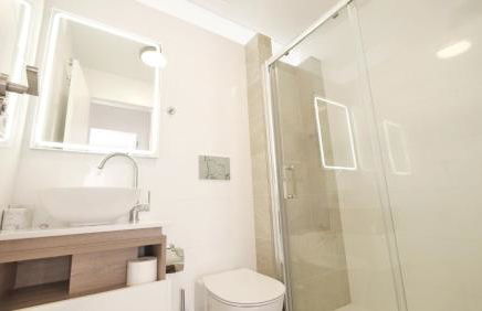 Fortuna Penthouse with roof terrace, AC and pool - Photo 20