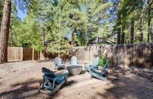 Stylish Flagstaff Hideaway with Hot Tub and Fire Pit! - Foto 3