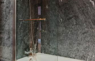 Elegant Riverfront Flat | Pool & Sports by Host Wise - Foto 39