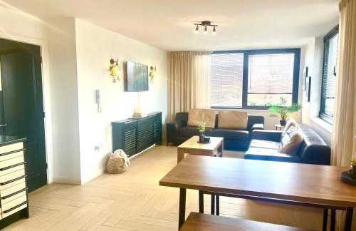 Spacious 3BR City Centre Apartment Free Parking - Photo 3