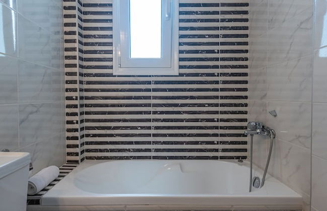 Lilu Villa 2 With Private Pool - Photo 17