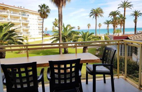 NEW! Modern apartment right on the beach! - Foto 3