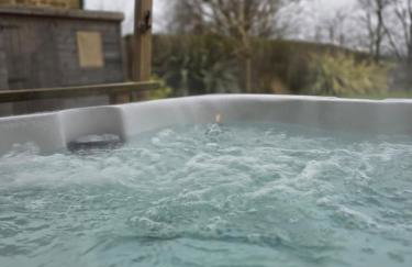 Cosy Home from Home, Private Hot tub, Sunset Views - Foto 26