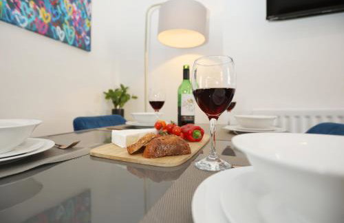 North Road By N And N Stays, perfect for contractor and corporate stays, Long Stays welcome, Free on street parking, WIFI, Near Gloucester Road - Foto 12