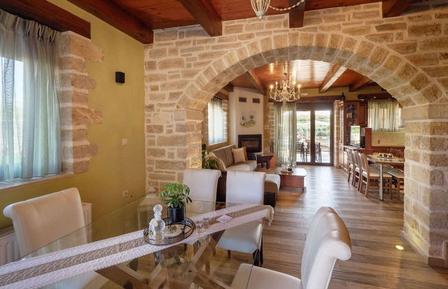 Luxurious Villa With Private Pool, Near a Couple of Restaurants & Sandy Beach - Foto 32