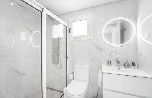 Brand new private modern apartment with Patio and Sea View - Photo 24