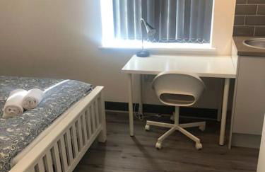 Newly refurbished studio, great location 8 studios - Photo 18