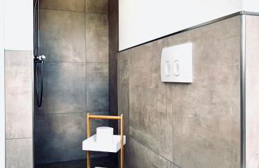 Modernes Apartment am See mit Terrasse - Photo 10