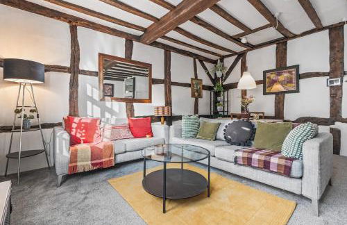 #54 The Balti Cottage Apartment - Sleeps 5 - Close to Kingsbury Water Park - " Perfect for Contractors and Families - Free parking" - Foto 1