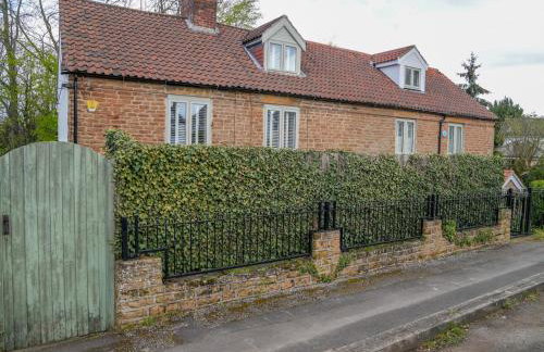 Amazing Guest Cottage in Nottingham with Parking! - Pass the Keys - Foto 41