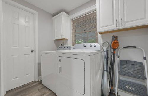 ATL Cascade Oasis - Pool | Spa | Arcade | Pool Tbl - Photo 66