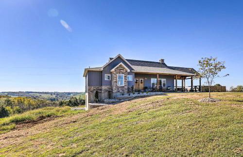 Chic Williamstown Retreat with Pool and Hot Tub! - Foto 41