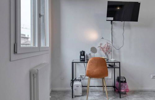 FREE Parking Large Apartment x11 with 4 bathrooms - Photo 9