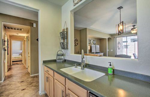 Pool Access! Snowbird Retreat in North Phoenix - Foto 9