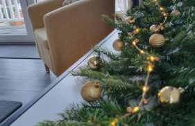 5 The Lookout - 2 bed apartment with parking, balcony & sea views - Photo 28