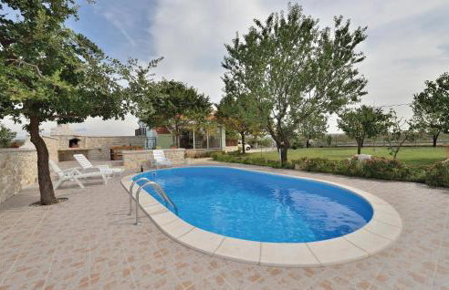 Nice Home In Nadin With Wifi - Photo 4